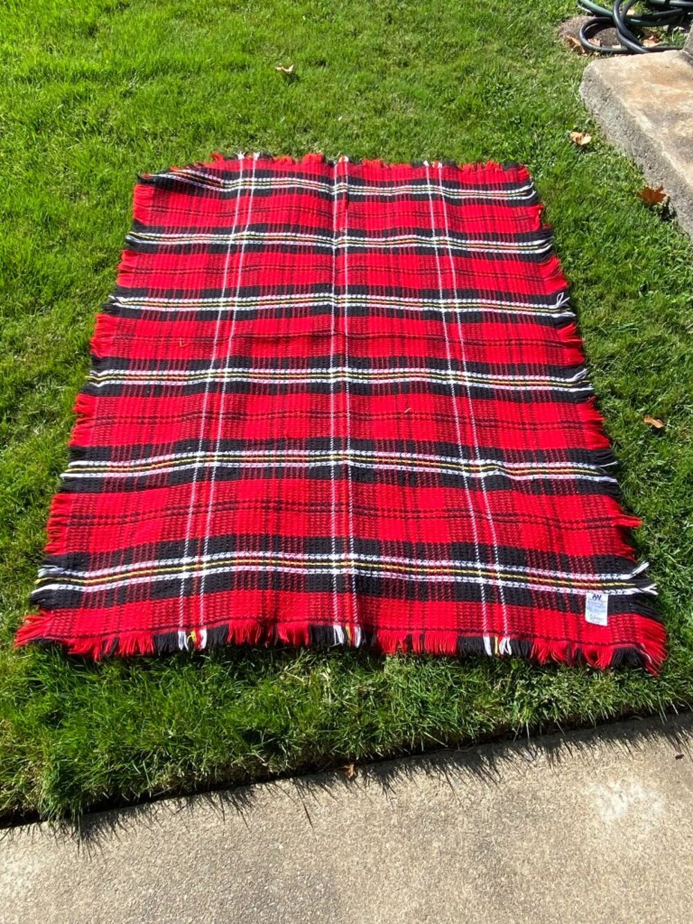 Vintage The Northwest Company Red Plaid Stadium Throw Blanket Roslyn New York